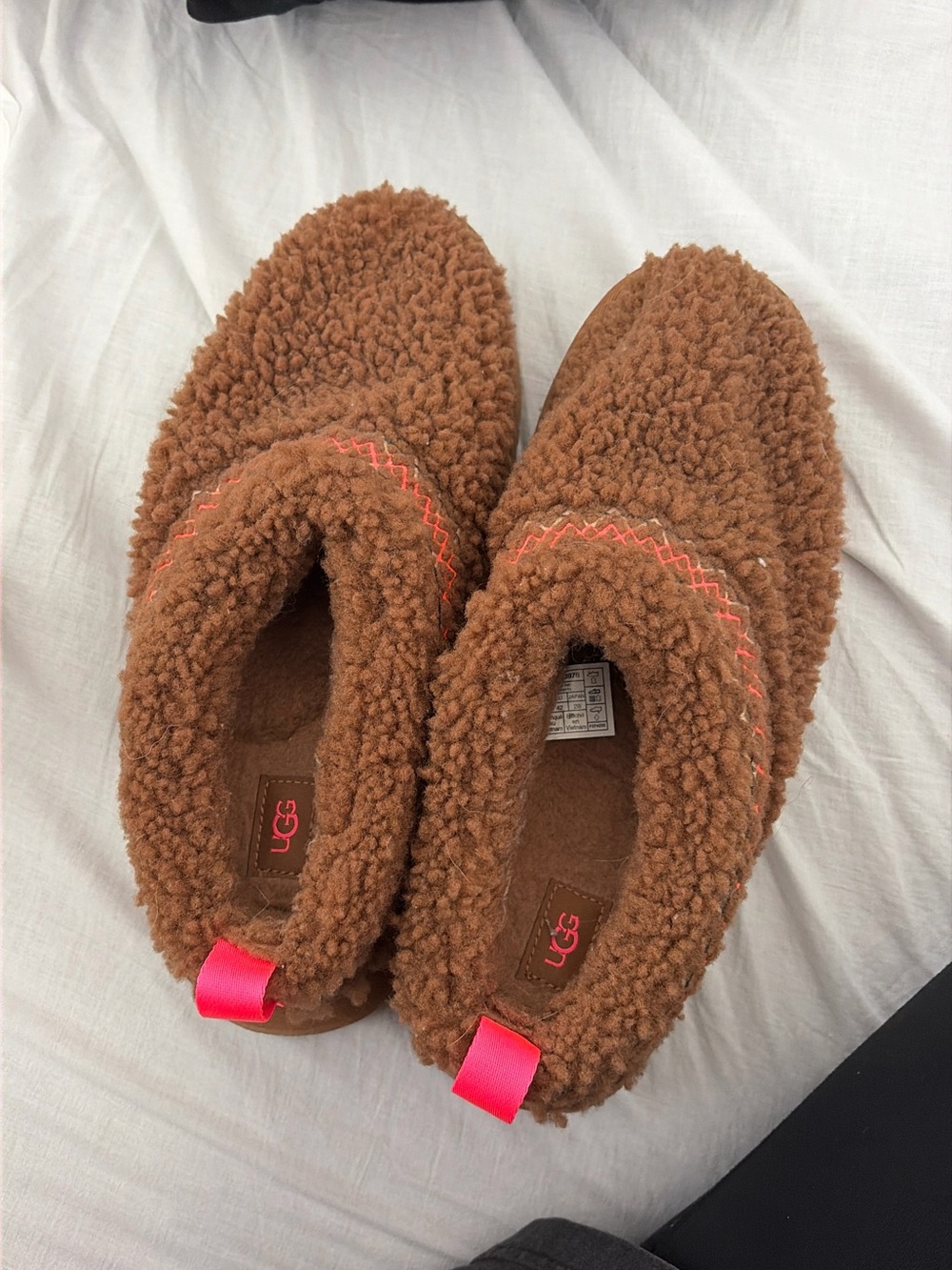 UGG Brown Sherpa Slip-On Slippers with Pink Accent
